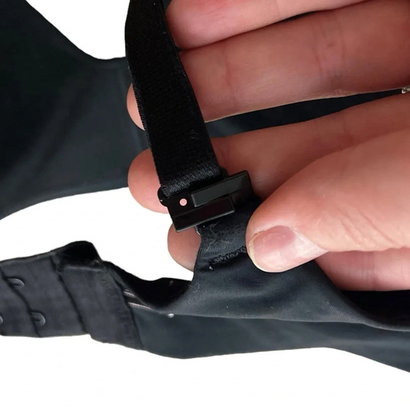 Victoria’s Secret • Black T-Shirt Lightly Lined Wireless Bra - Picture 6 of 10